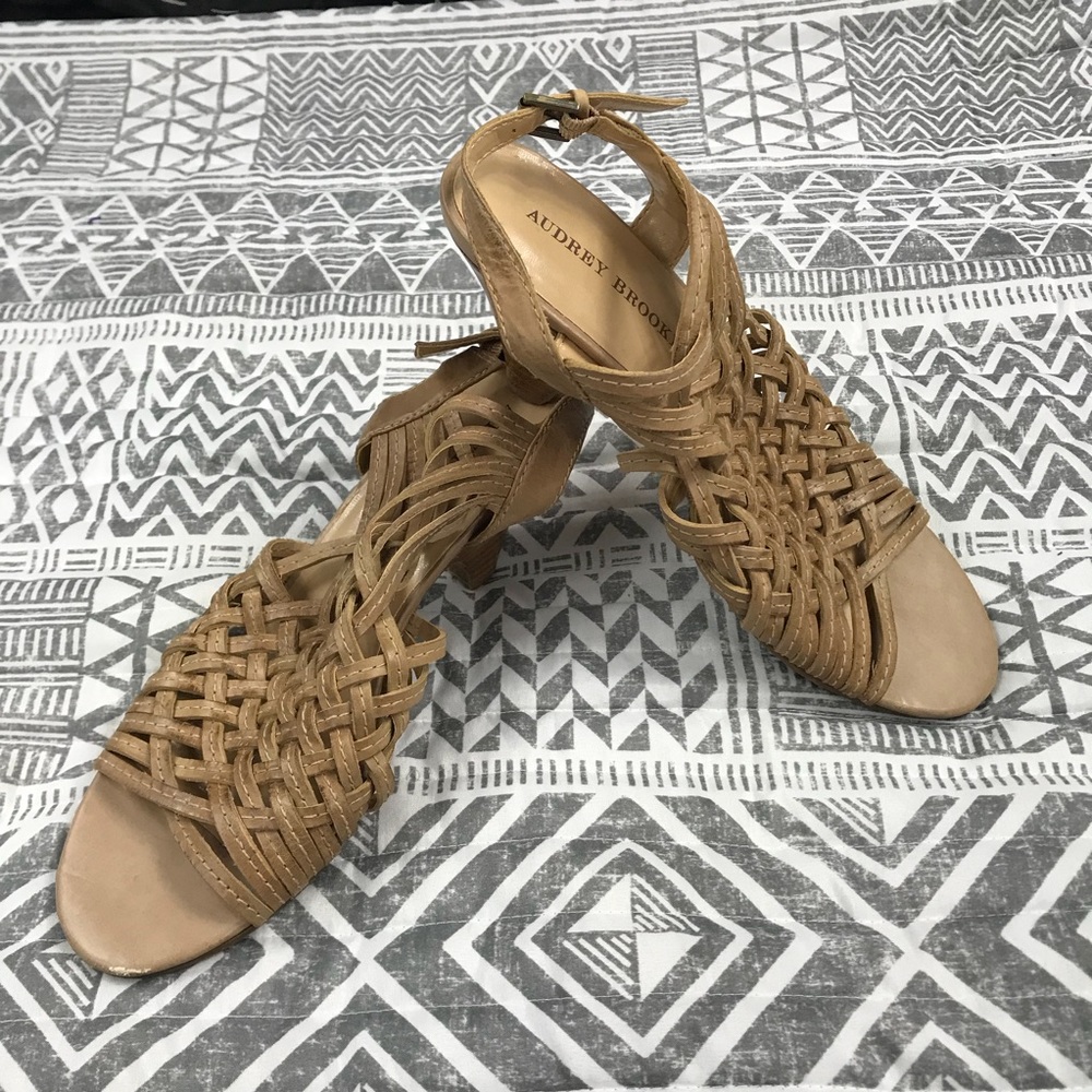 Audrey Brooke Sandel Weave Pump Heel Size 8 M